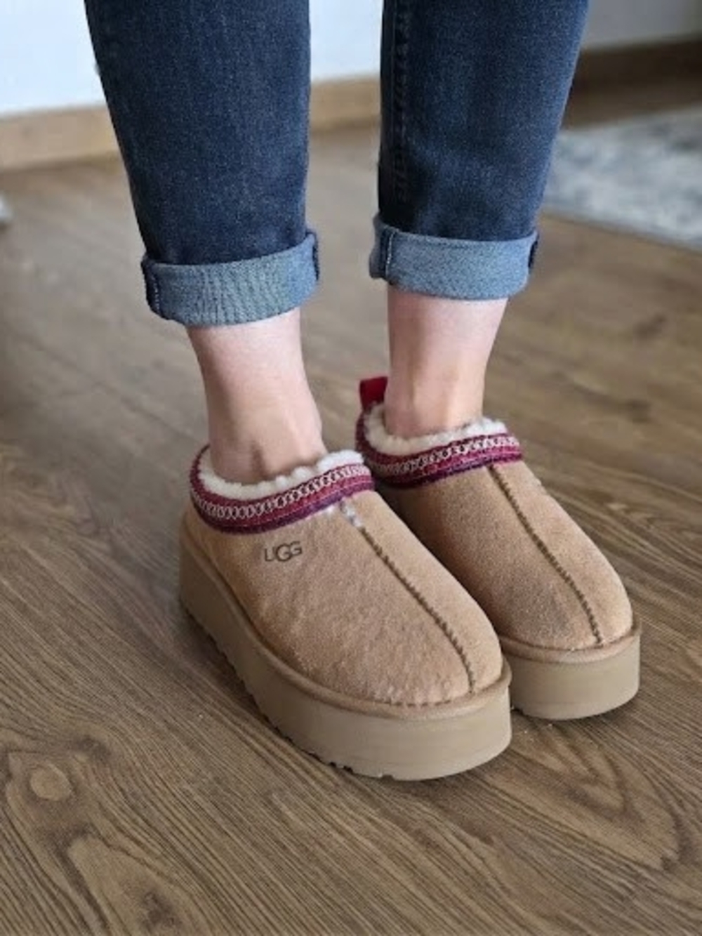 UGG Tazz Platform Slippers Chestnut Women's US 8.5/9 - EU 40